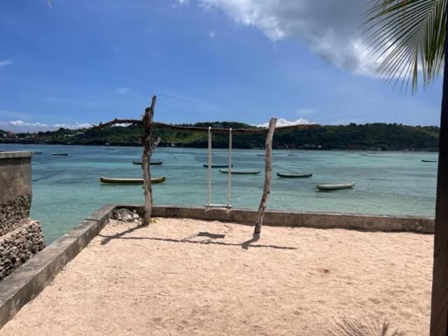 Mista Ceningan'S Beach Bungalows Previously The Kubu 221 蓝梦岛 外观 照片