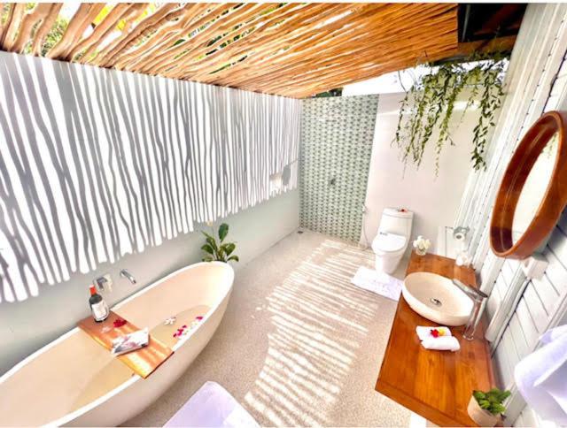 Mista Ceningan'S Beach Bungalows Previously The Kubu 221 蓝梦岛 外观 照片